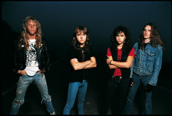 Metallica em 1986: James Hetfield, Lars Ulrich, Kirk Hammett e Cliff Burton