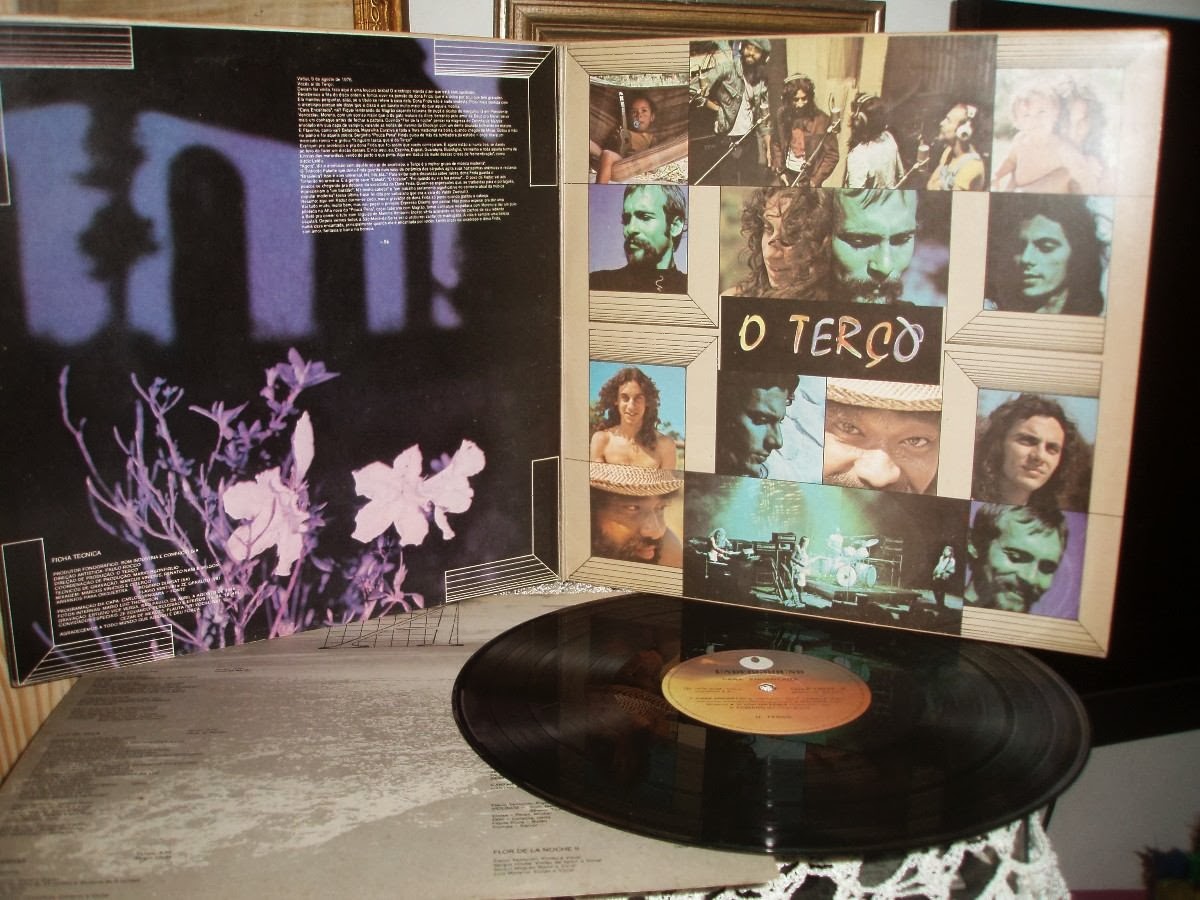 Capa dupla interna de Casa Encantada