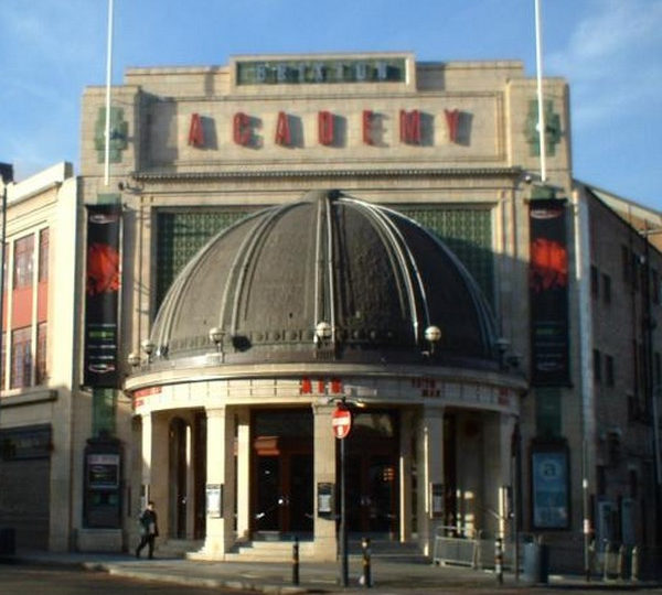 Cinco Discos Para Conhecer: Templos do Rock – Brixton Academy